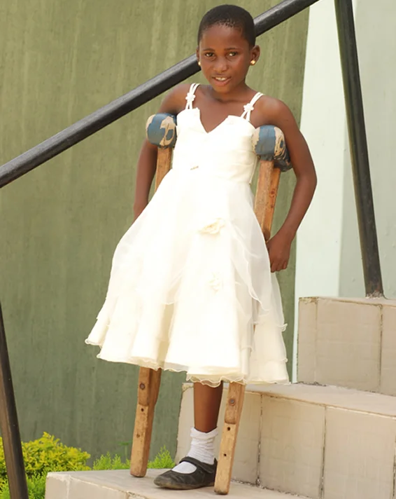 hgg girl with crutches